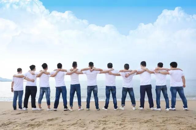 選擇企業(yè)定制文化衫什么選擇最合適，你不知道的知識(shí)?